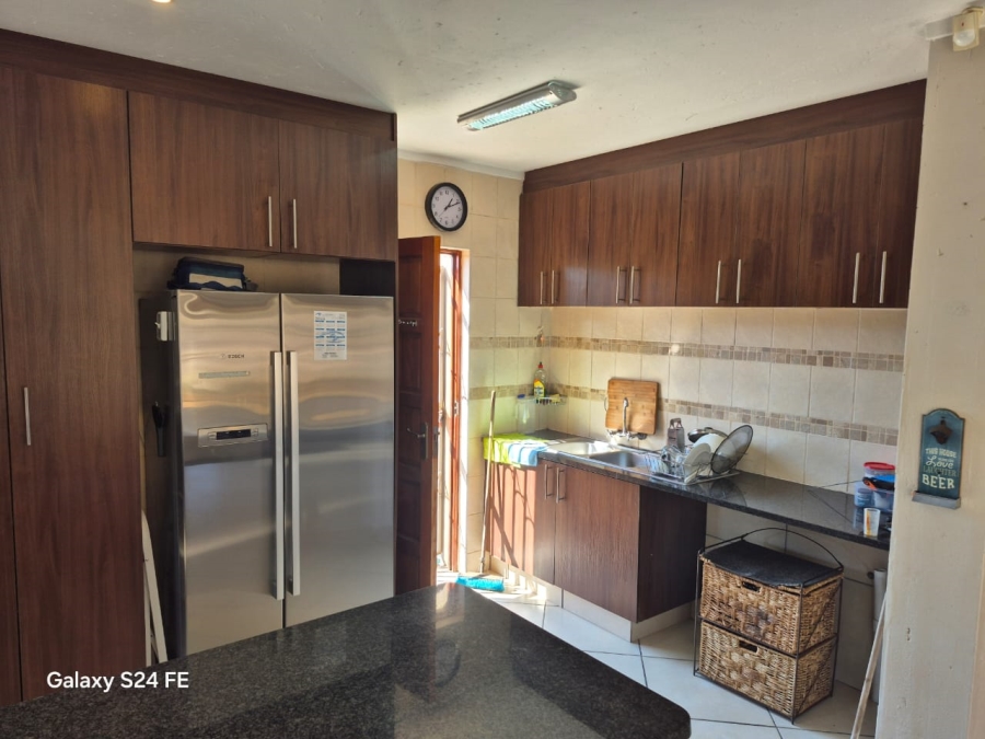 3 Bedroom Property for Sale in Boschdal North West